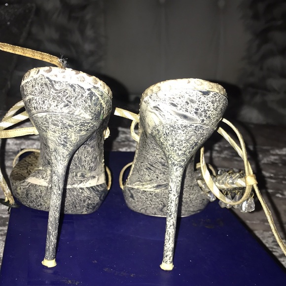 Sandals - Picture 2 of 7